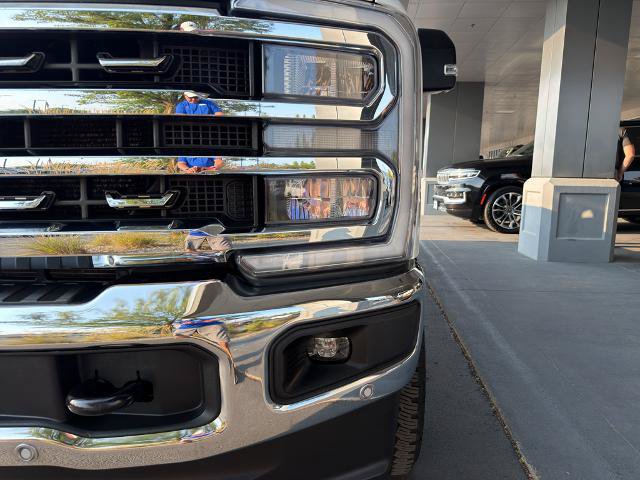 Certified 2024 Ford F250 Lariat w/ Lariat Ultimate Package AWD/4WD image 4