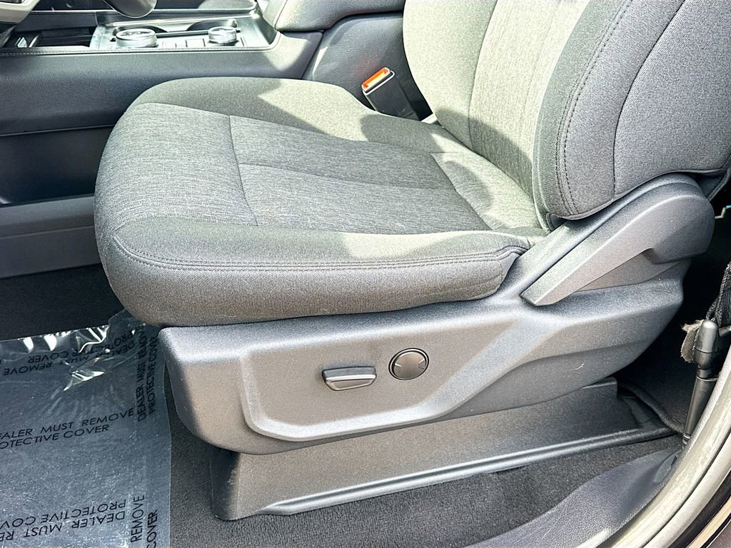 Certified 2024 Ford Expedition XLT AWD/4WD image 17