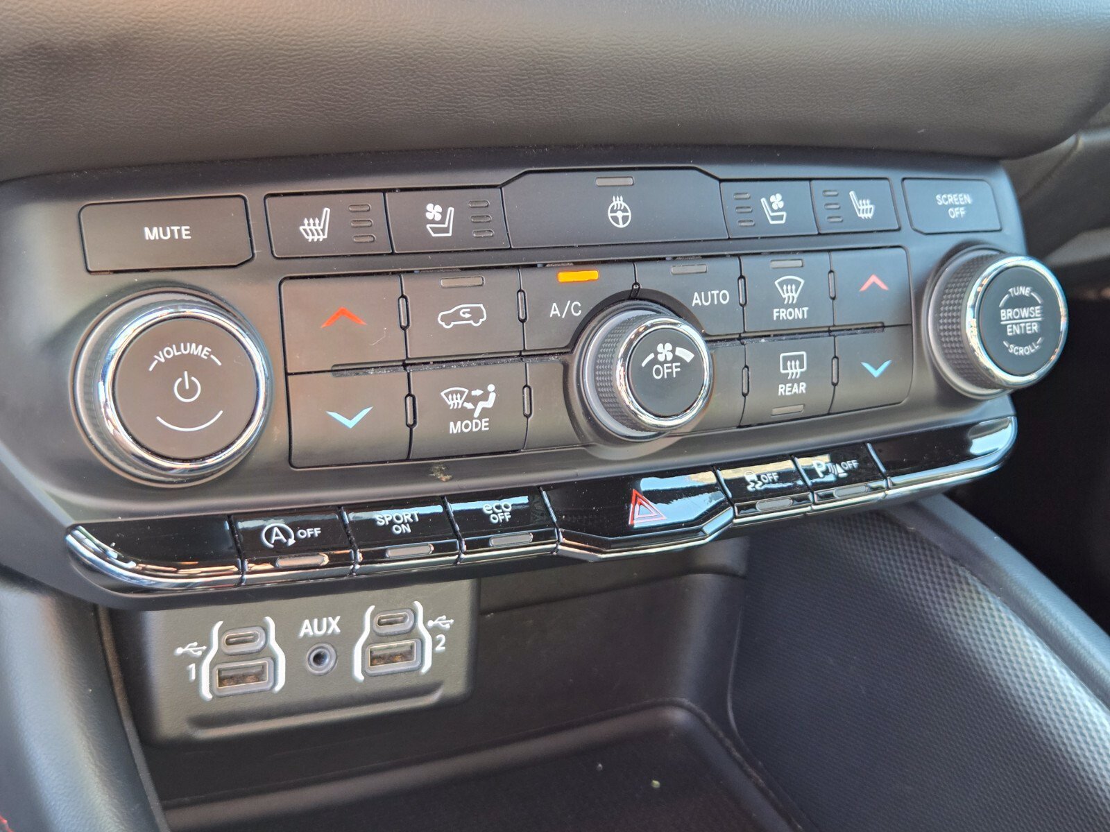 Used 2024 Dodge Durango GT RWD image 24