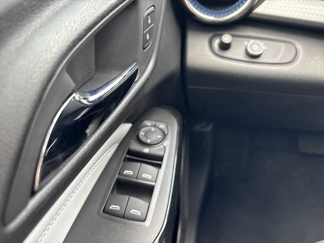 Used 2025 Chevrolet Trax LT w/ LT Convenience Package FWD image 25