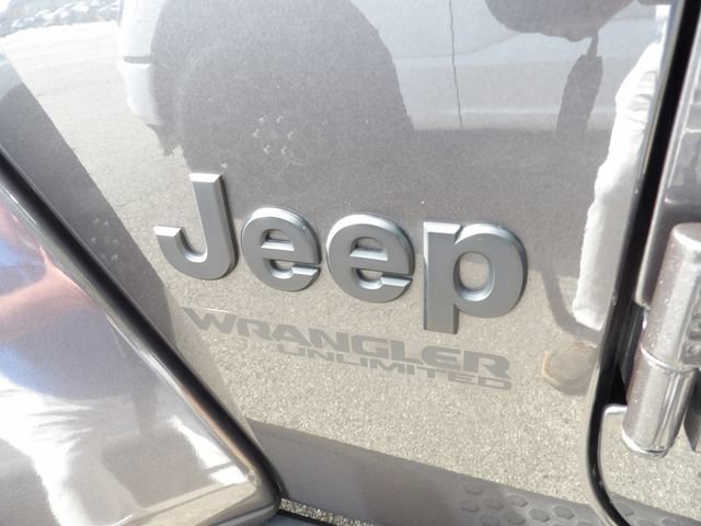 Used 2022 Jeep Wrangler Unlimited Sahara AWD/4WD image 21