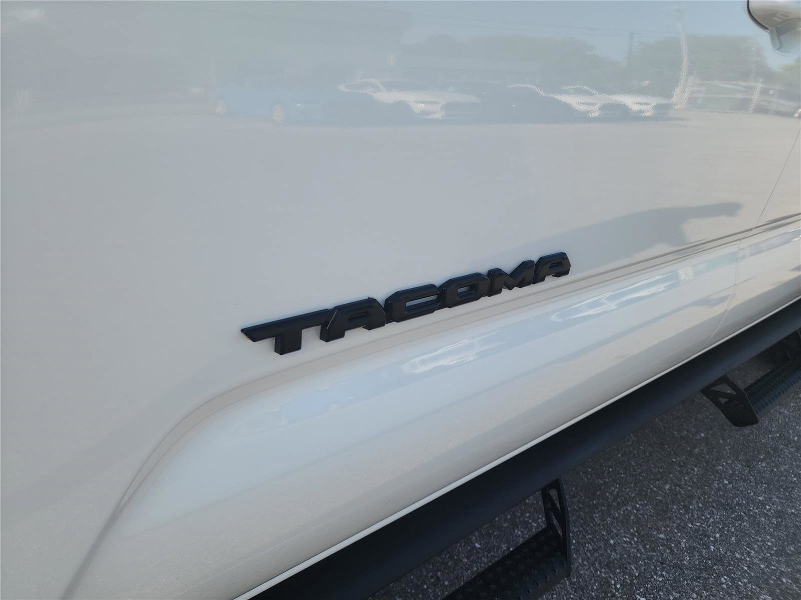 Used 2022 Toyota Tacoma TRD Sport w/ TRD Premium Sport Package image 10