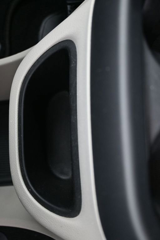Used 2023 Chrysler Pacifica Touring-L FWD image 17