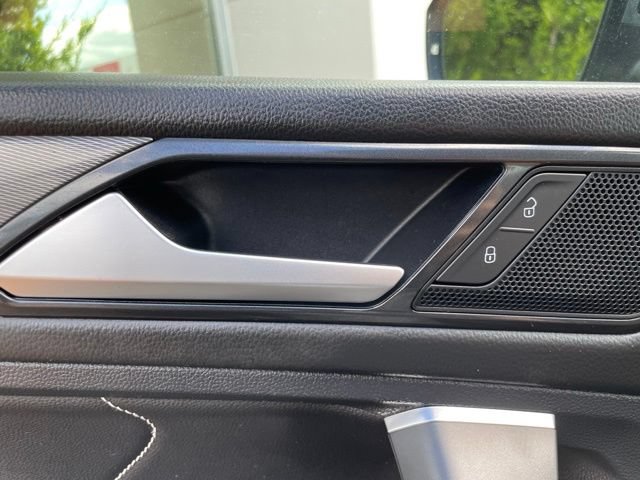 Used 2022 Volkswagen Tiguan SE AWD/4WD image 16