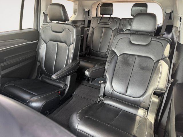 Used 2022 Jeep Grand Cherokee L Limited AWD/4WD image 13