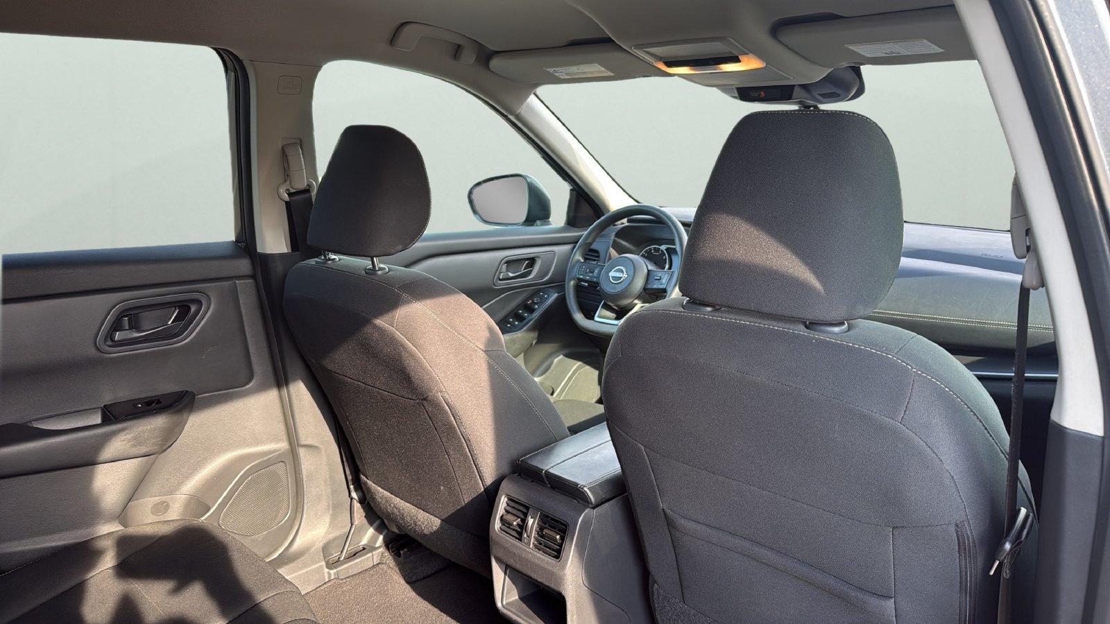 Used 2024 Nissan Rogue S FWD image 28