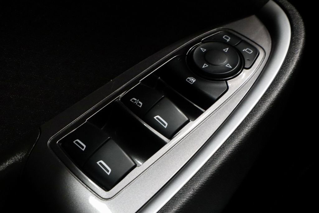 Used 2023 Chevrolet Malibu LT image 28