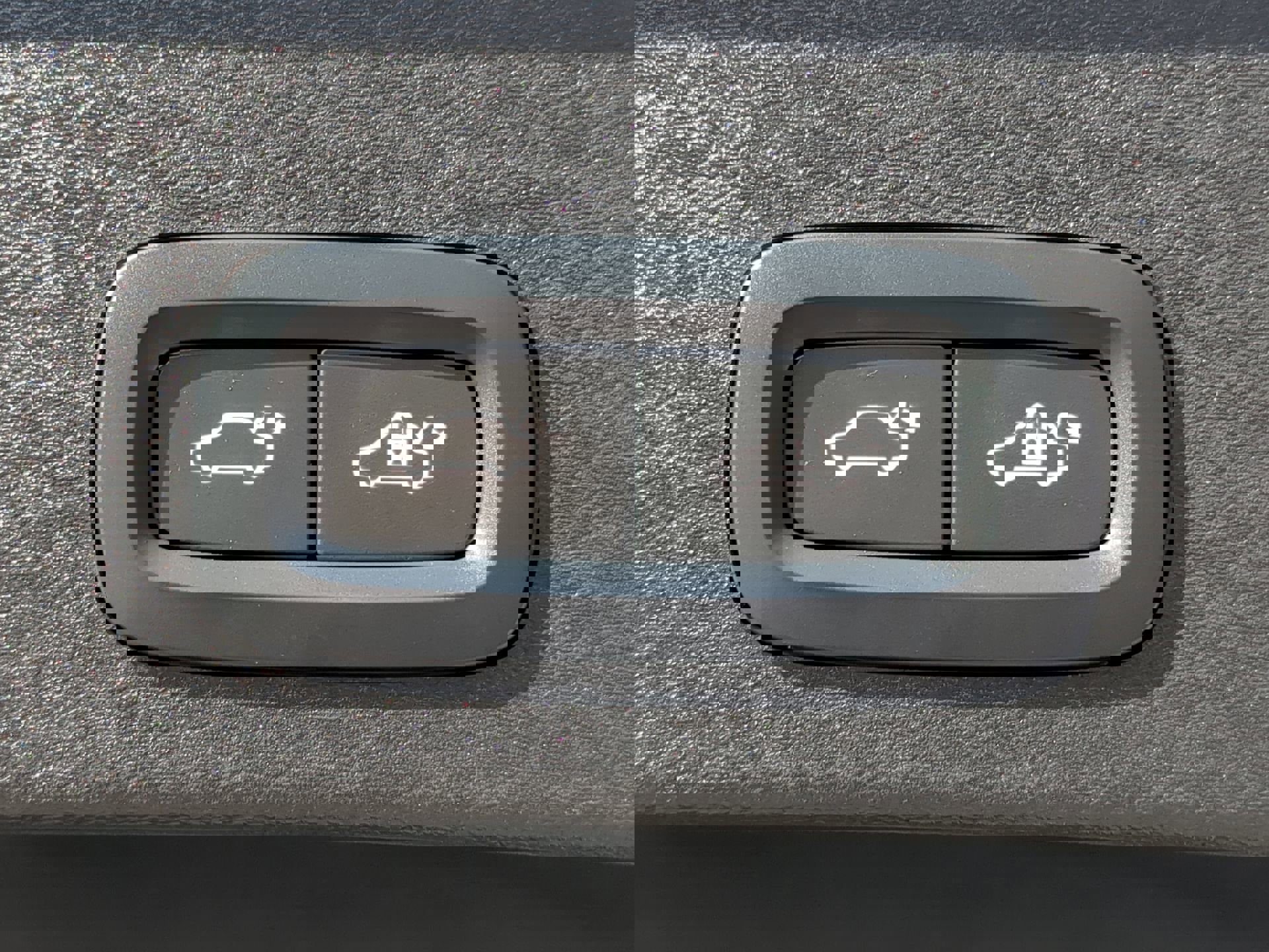 Used 2023 Volvo XC40 Recharge Plus image 39