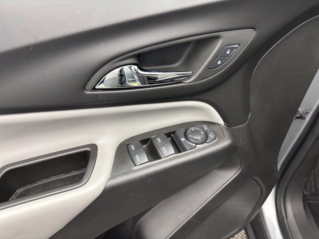 Used 2024 Chevrolet Equinox LS FWD image 16