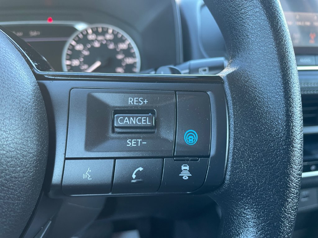 Used 2023 Nissan Rogue SV AWD/4WD image 24