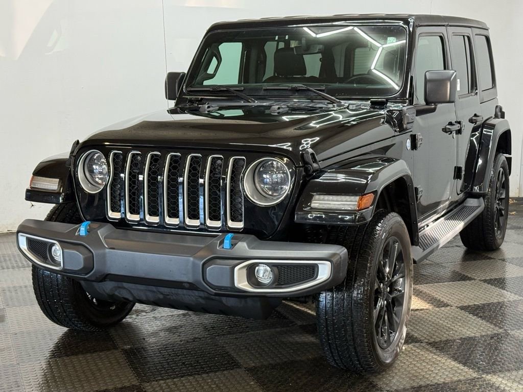 Used 2023 Jeep Wrangler Unlimited Sahara w/ Cold Weather Group image 6