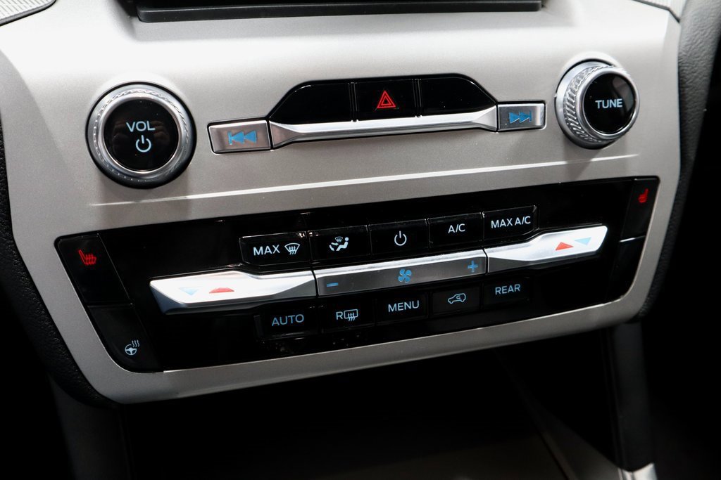 Certified 2023 Ford Explorer XLT w/ Equipment Group 202A image 35