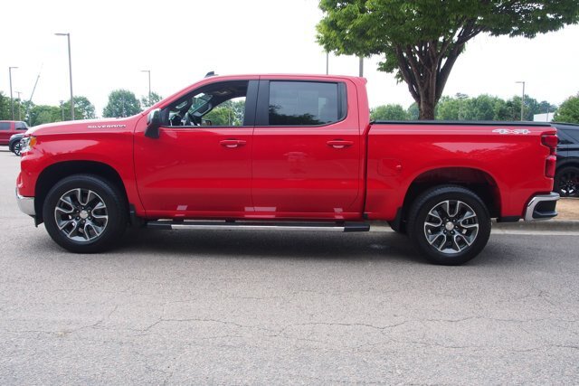 Used 2023 Chevrolet Silverado 1500 LT AWD/4WD image 4