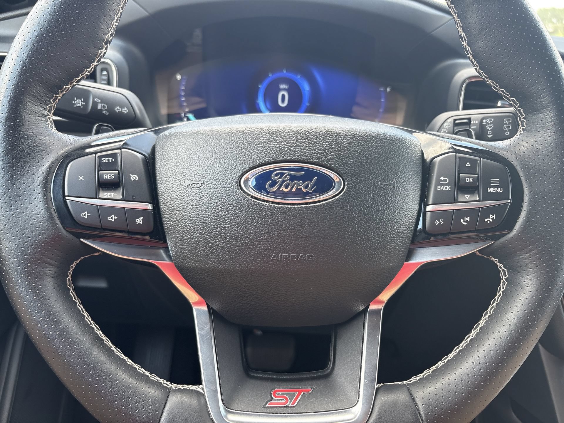 Certified 2022 Ford Explorer ST AWD/4WD image 10