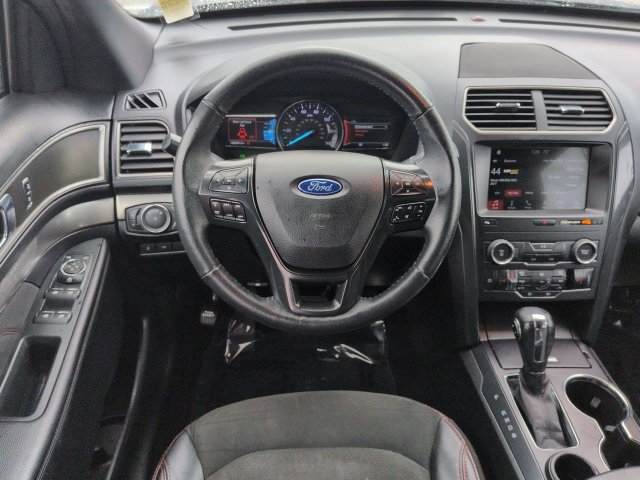 Certified 2019 Ford Explorer XLT w/ Equipment Group 202A FWD image 16