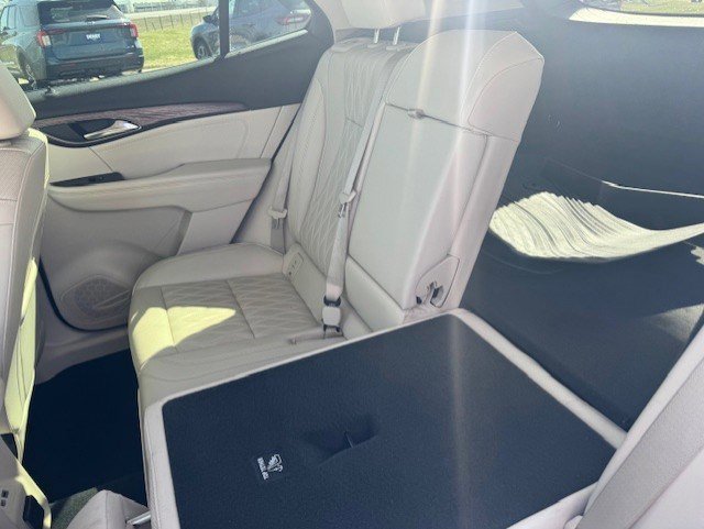 Used 2023 Buick Envision Avenir image 30