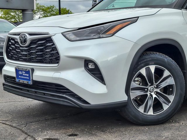 Used 2022 Toyota Highlander XLE image 9