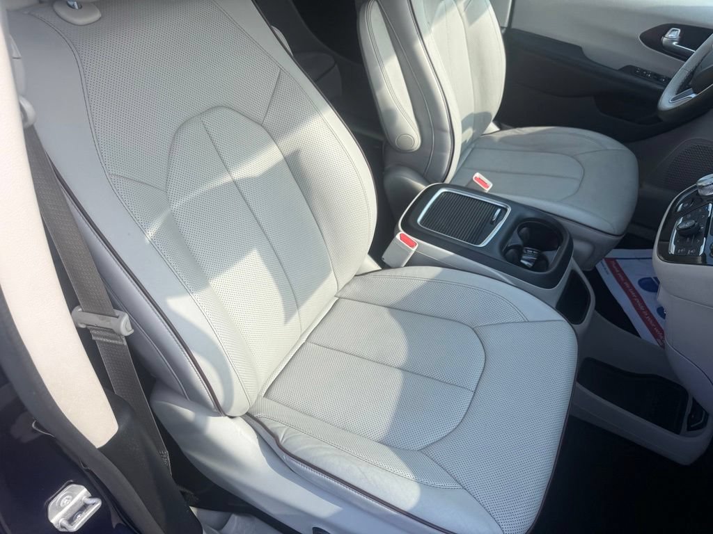 Used 2018 Chrysler Pacifica Limited w/ Advanced Safetytec Group FWD image 66