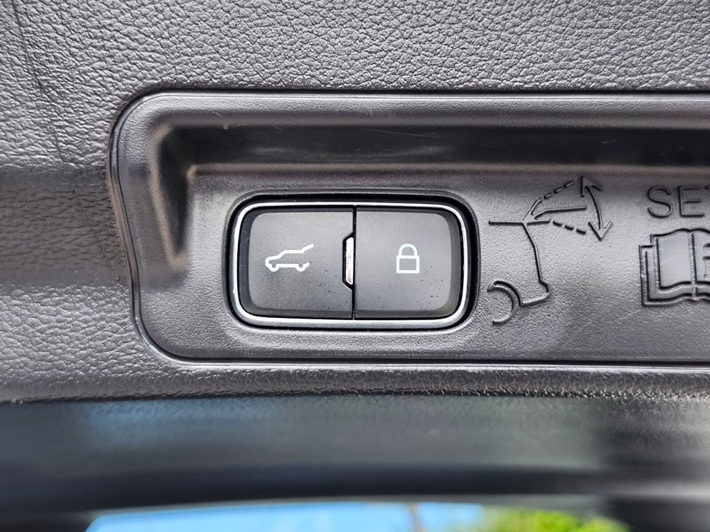 Certified 2025 Ford Explorer ST-Line AWD/4WD image 34