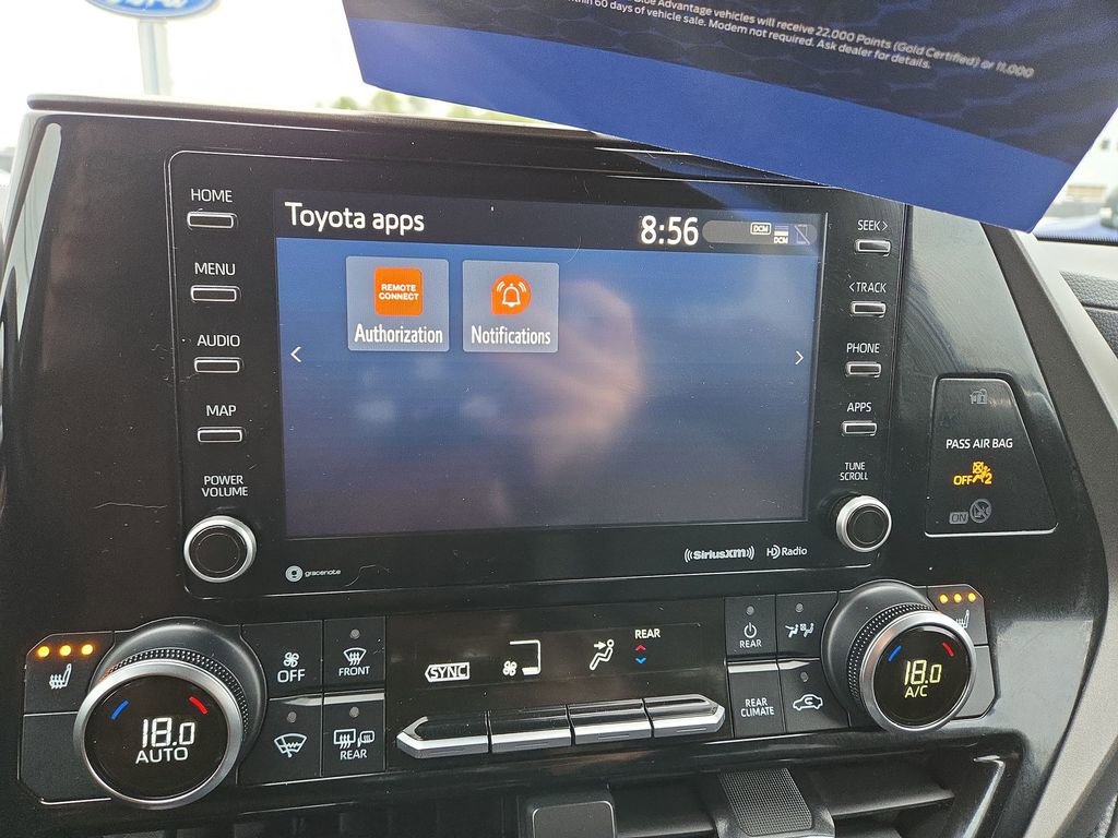 Used 2022 Toyota Highlander XLE AWD/4WD image 12