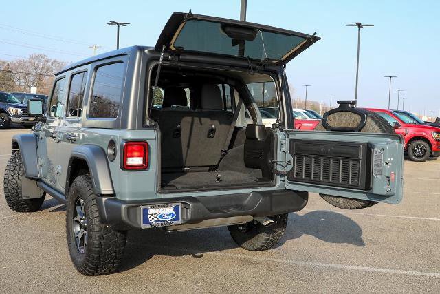 Used 2025 Jeep Wrangler Sport image 4