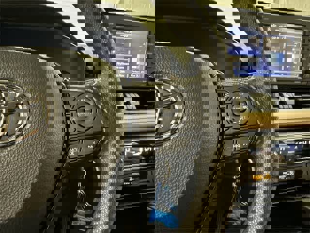 Used 2021 Toyota RAV4 LE image 9