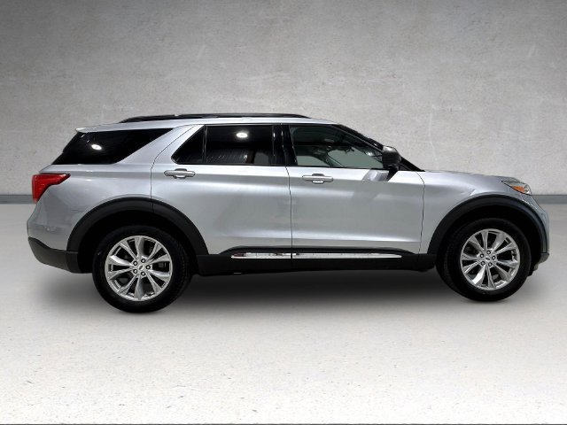 Certified 2021 Ford Explorer XLT w/ Equipment Group 202A AWD/4WD image 6