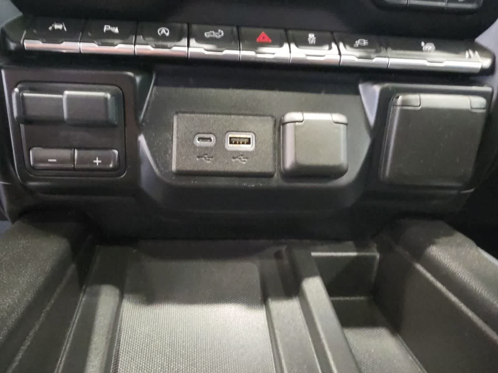 Used 2019 Chevrolet Silverado 1500 High Country AWD/4WD image 24