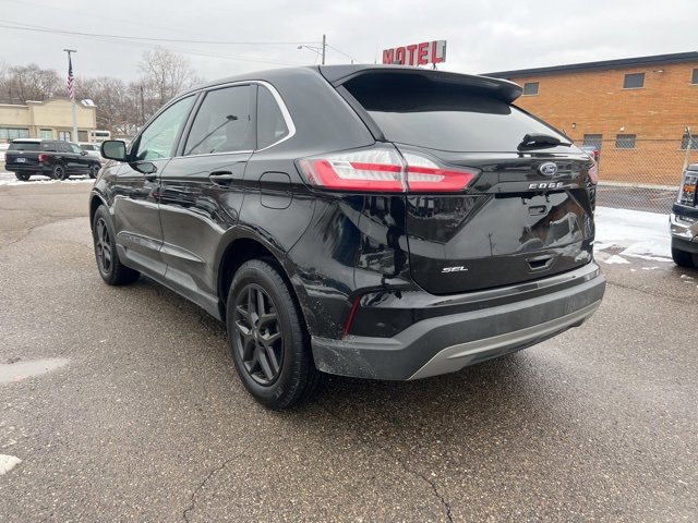 Certified 2024 Ford Edge SEL w/ Convenience Package image 4