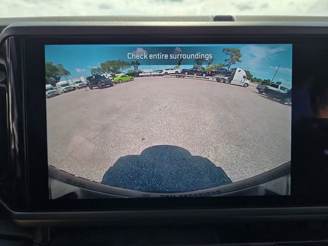 Used 2025 Jeep Wrangler Unlimited Sahara AWD/4WD image 27