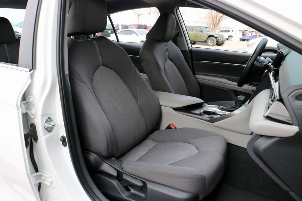 Used 2024 Toyota Camry LE image 29