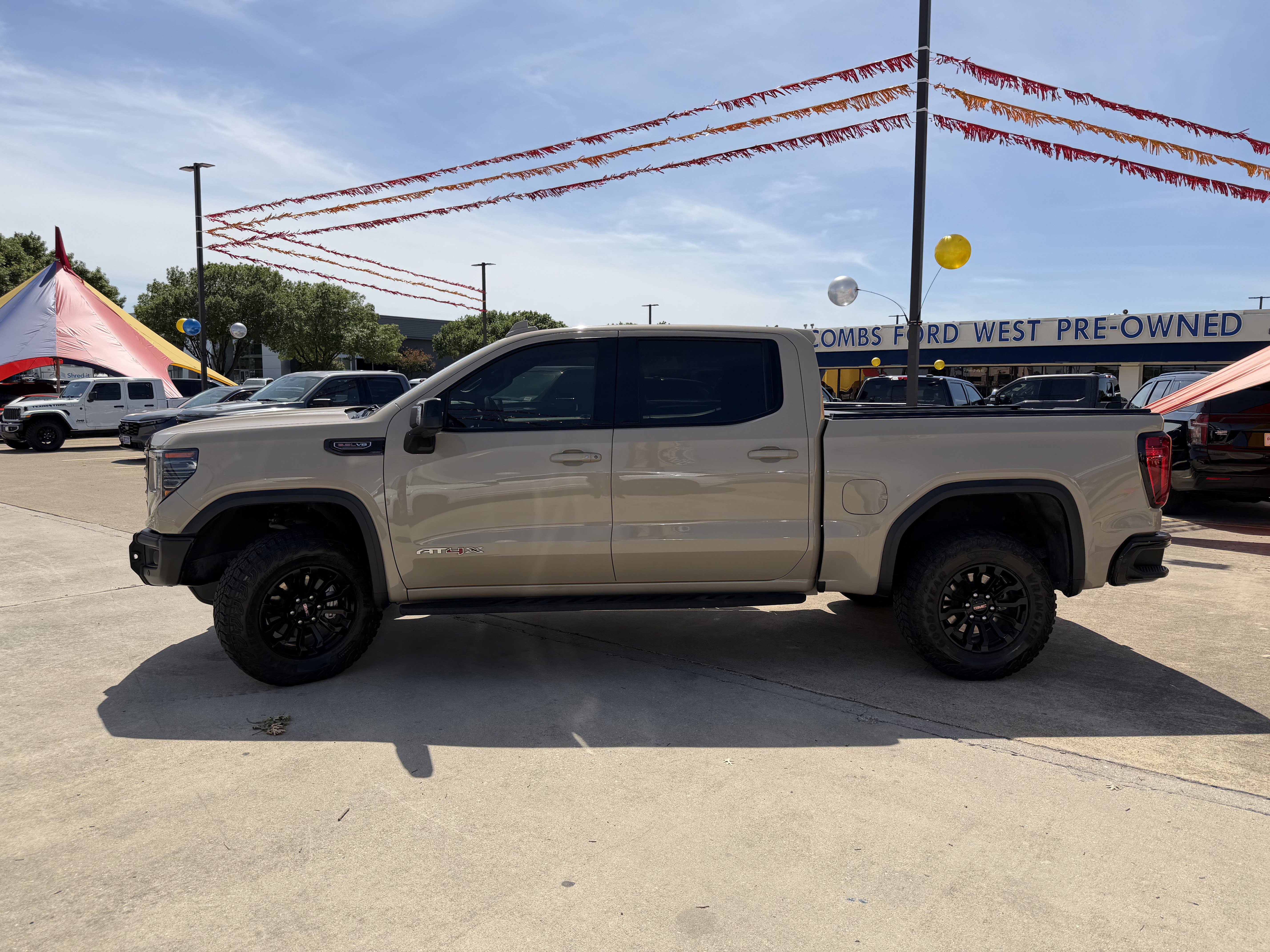Used 2023 GMC Sierra 1500 AT4X AWD/4WD image 10