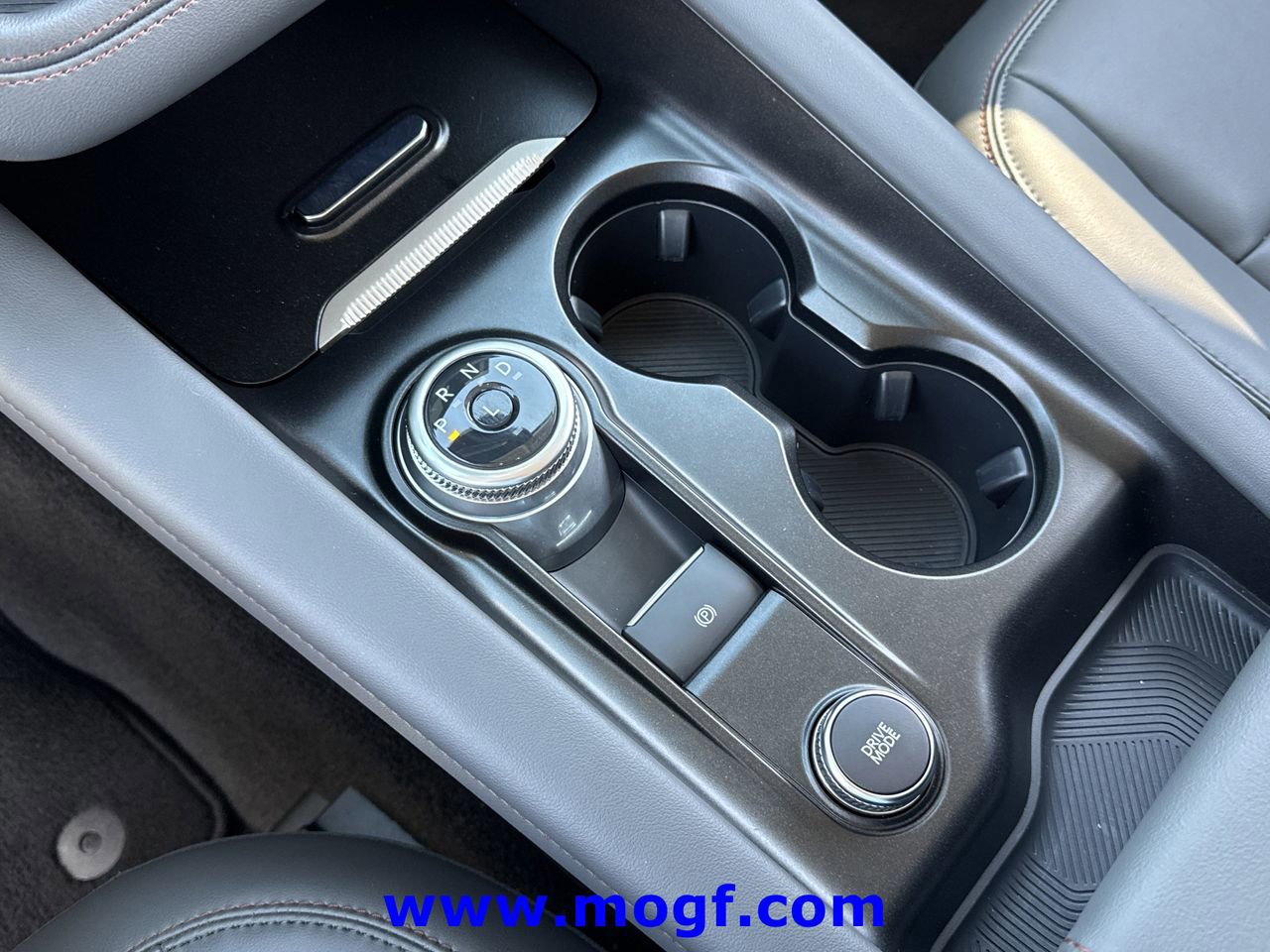 Certified 2025 Ford Explorer Active w/ Active Comfort Package image 14