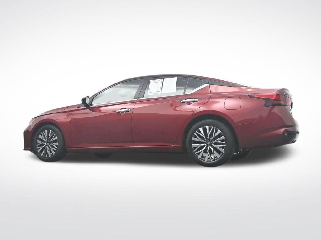 Used 2024 Nissan Altima 2.5 SV FWD image 45
