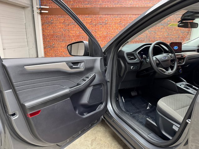 Certified 2022 Ford Escape SE image 9