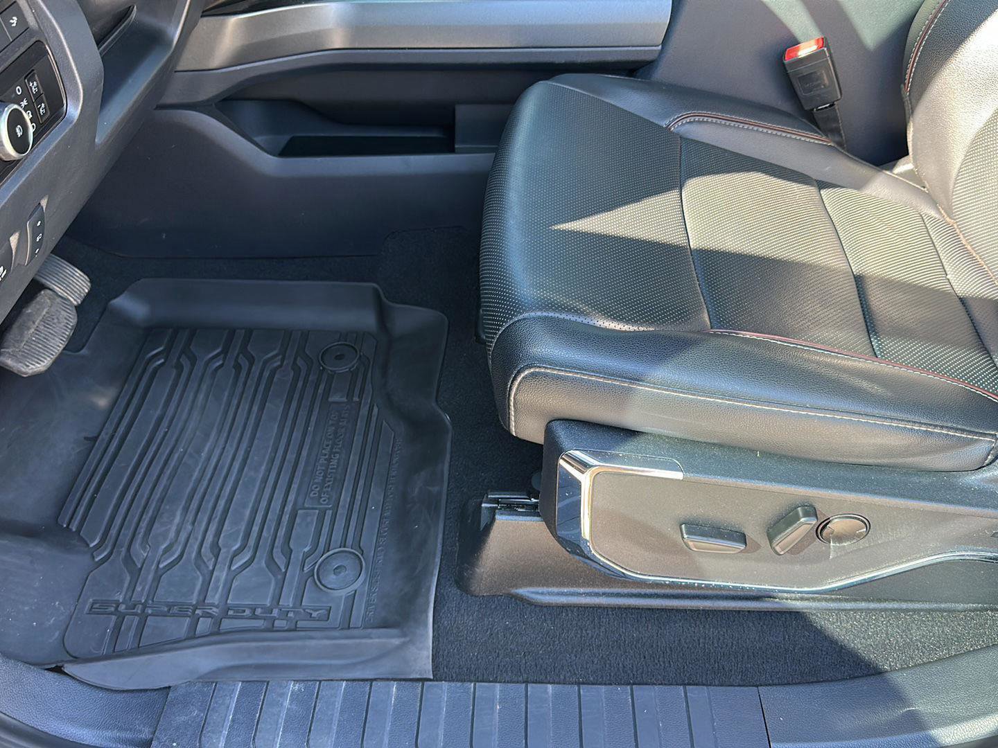 Certified 2023 Ford F450 Lariat w/ Lariat Ultimate Package image 13