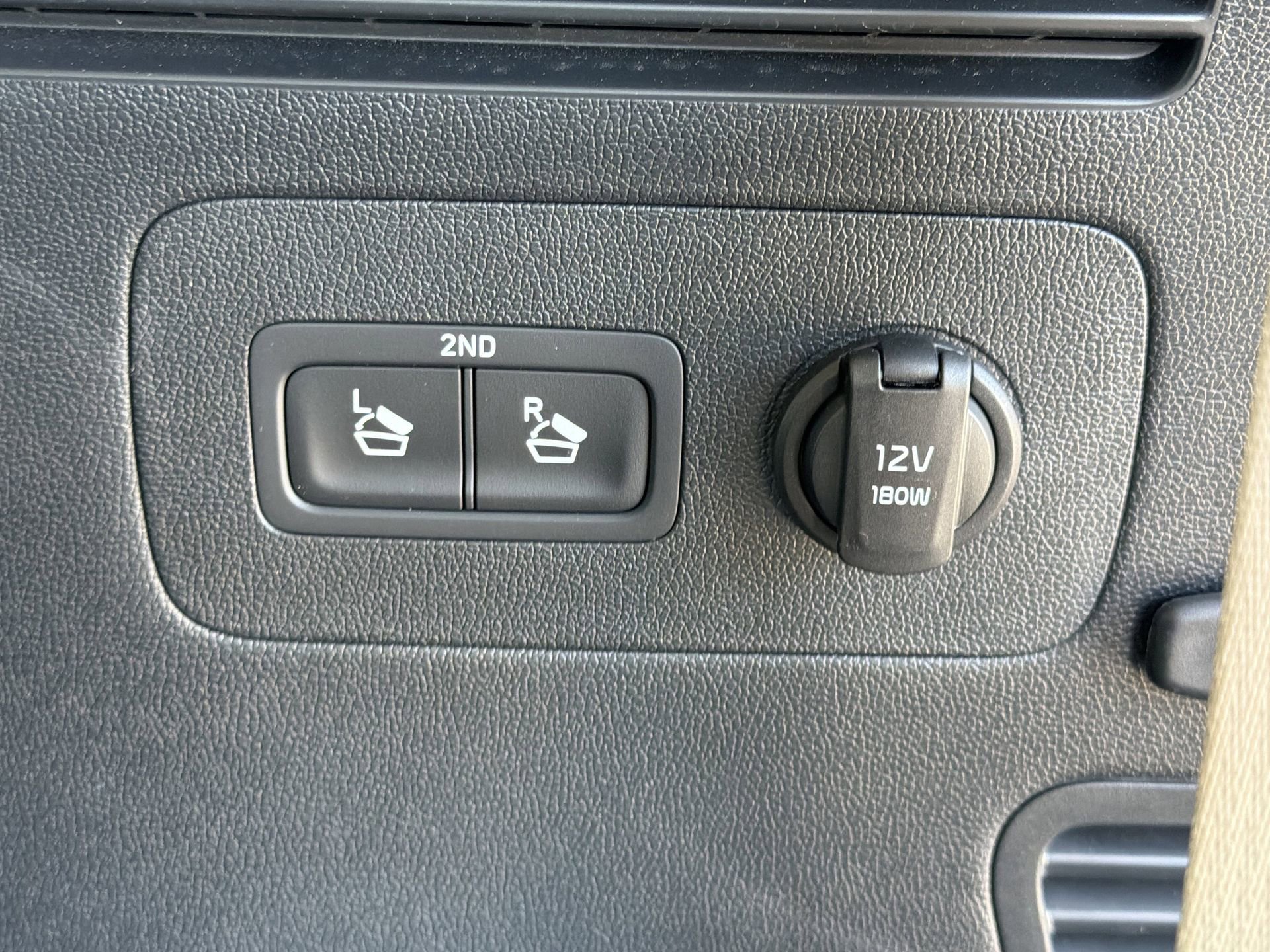 Used 2023 Kia Sorento SX Prestige image 36