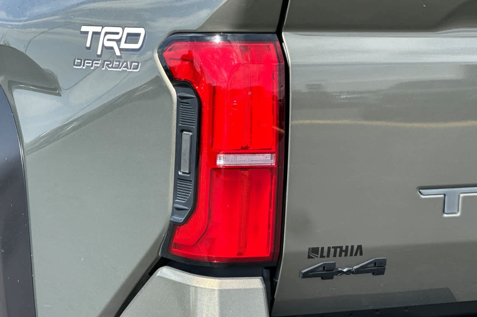 Used 2024 Toyota Tacoma TRD Off-Road w/ TRD Off Road Premium Package AWD/4WD image 26