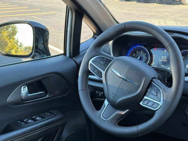 Used 2026 Chrysler Voyager LX FWD image 13