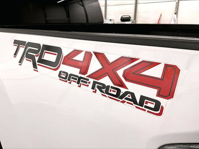 Used 2022 Toyota Tacoma TRD Off-Road w/ Technology Package AWD/4WD image 13