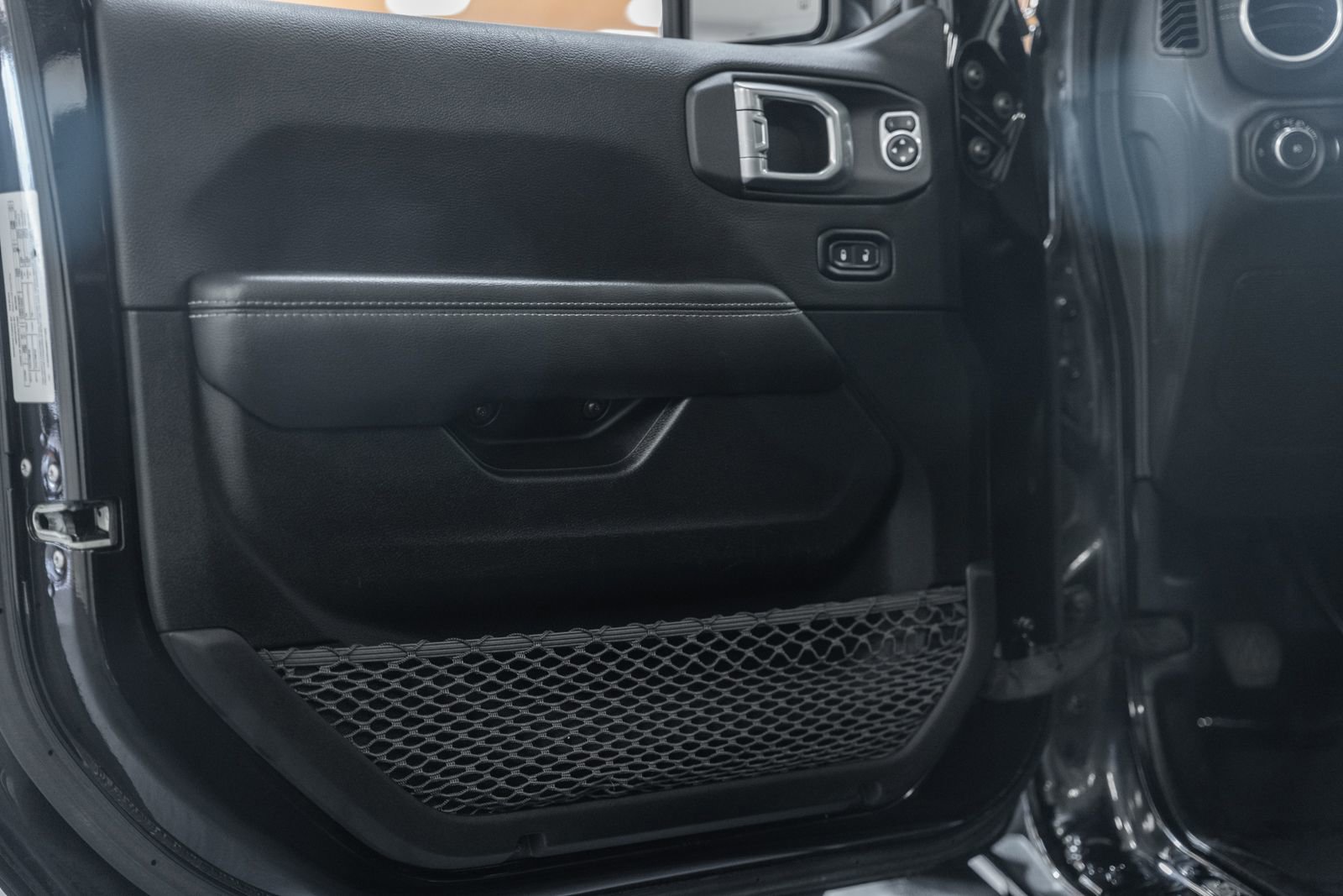 Used 2021 Jeep Wrangler Unlimited Sahara w/ Uconnect 4C Nav & Sound Group AWD/4WD image 41