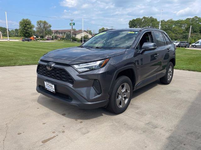 Used 2024 Toyota RAV4 XLE AWD/4WD image 2