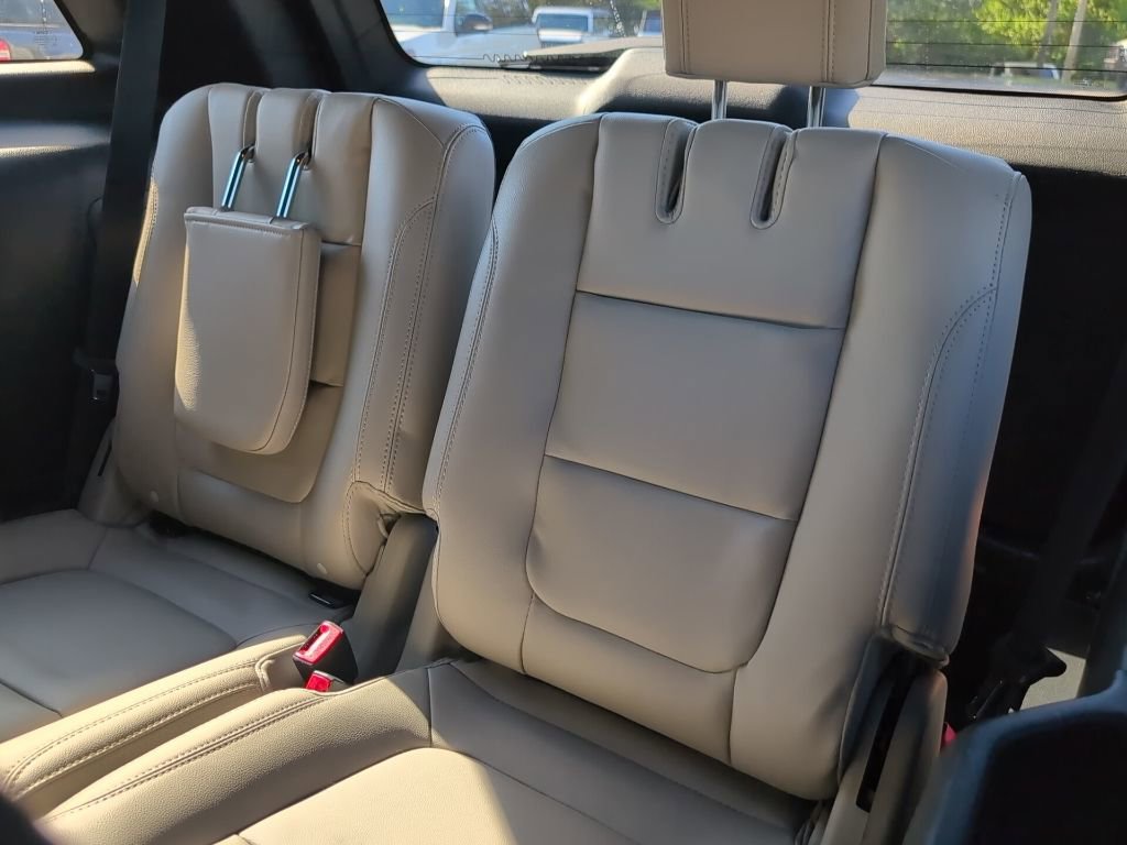 Certified 2018 Ford Explorer XLT w/ Equipment Group 202A image 12