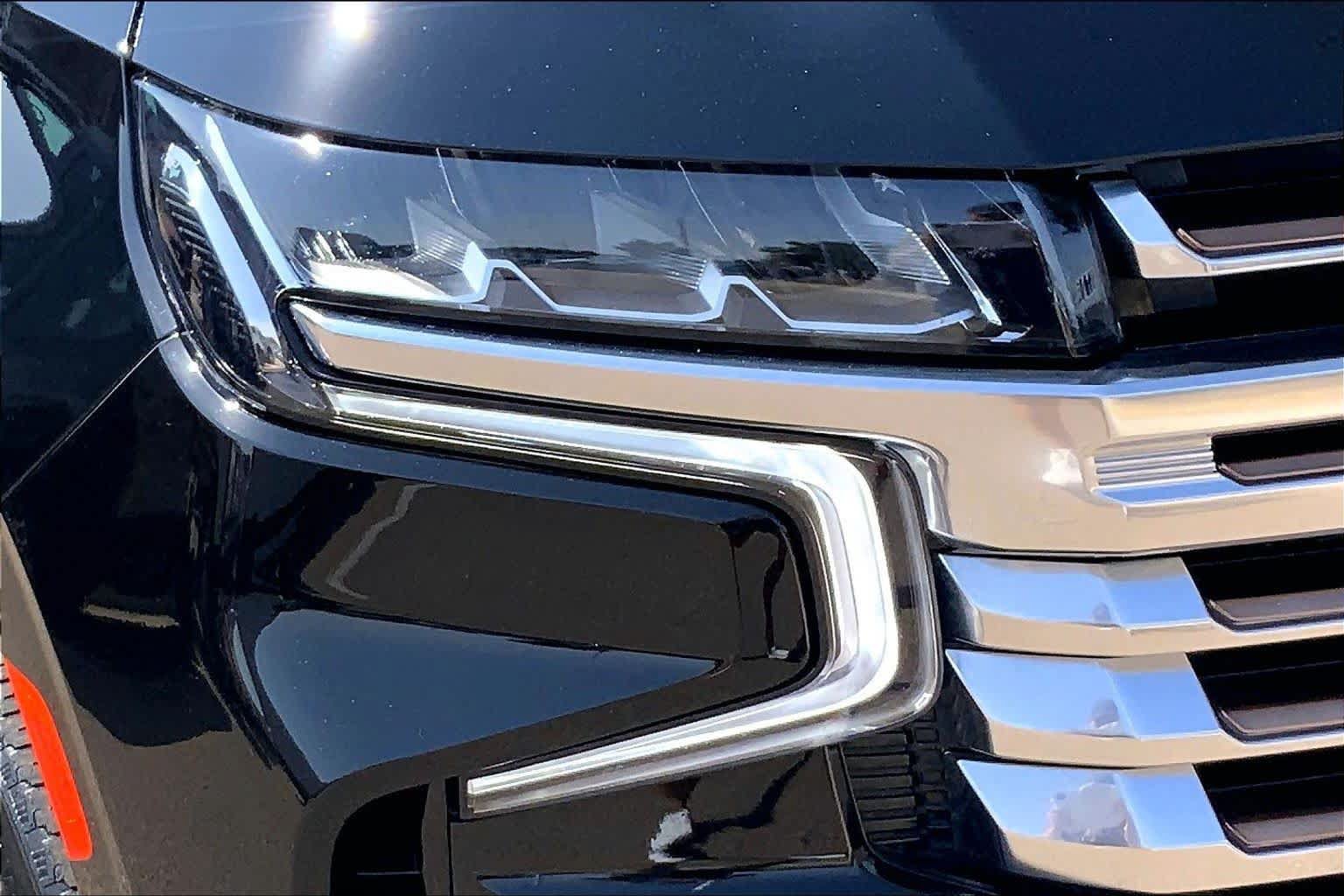 Used 2023 Chevrolet Tahoe High Country w/ Premium Package 2 AWD/4WD image 28