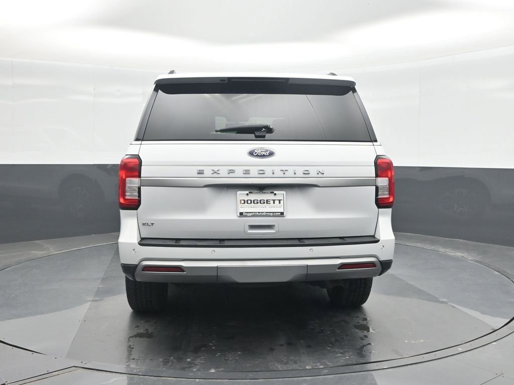 Certified 2024 Ford Expedition XLT RWD image 17