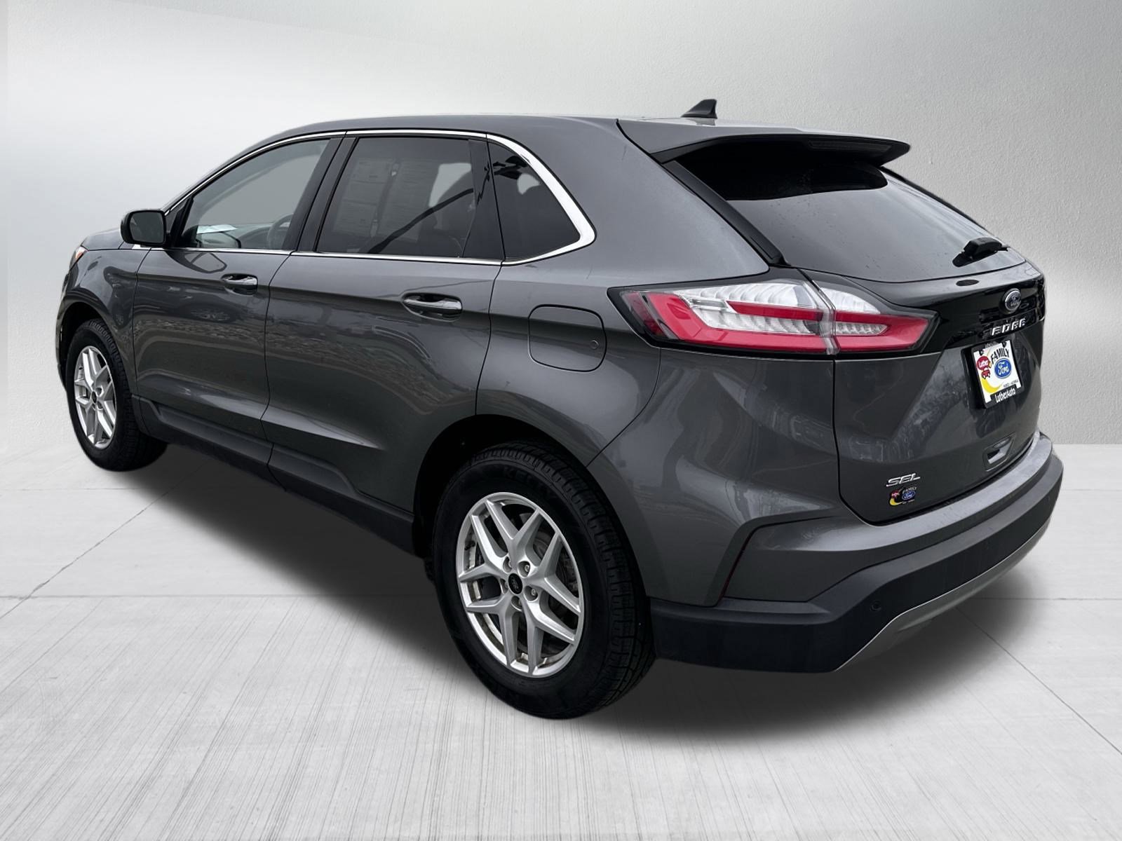 Certified 2024 Ford Edge SEL image 3