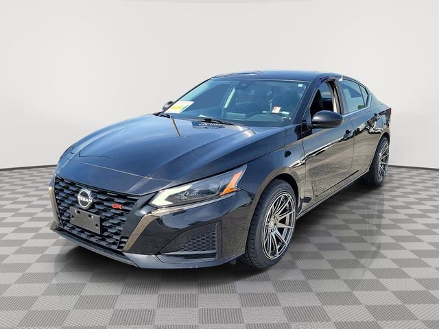 Used 2024 Nissan Altima 2.5 SR FWD image 3