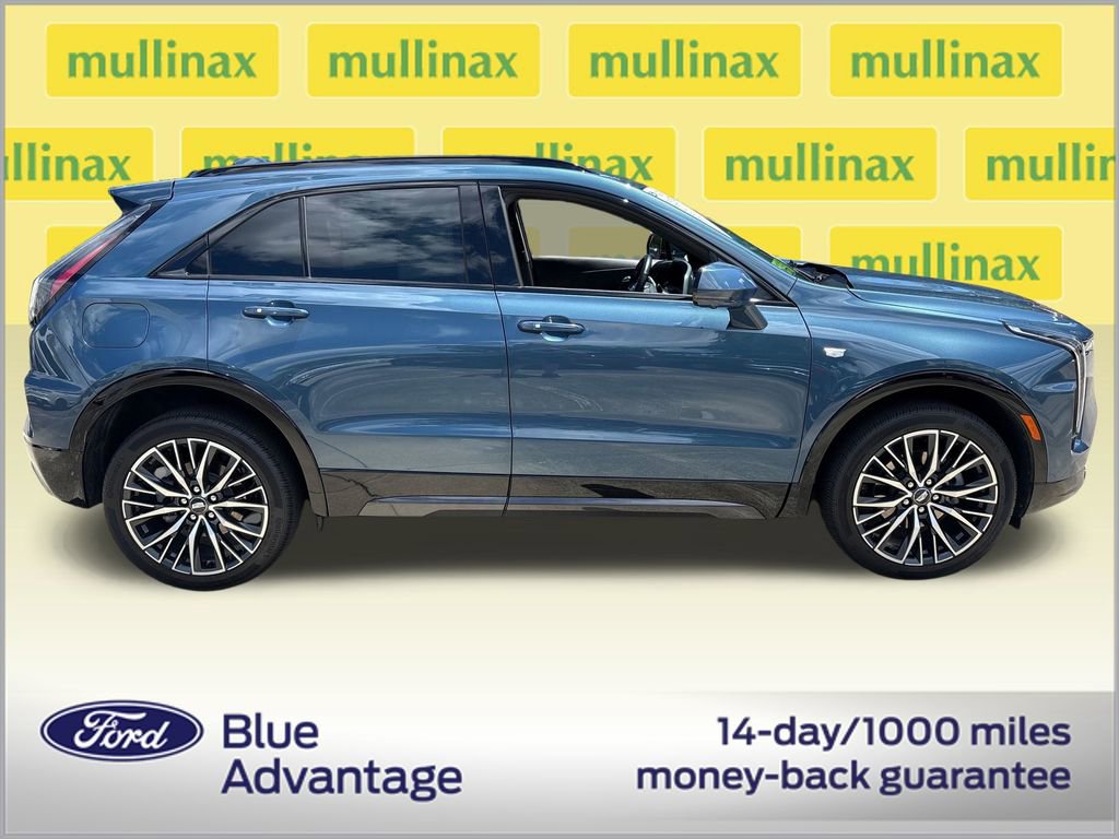 Used 2025 Cadillac XT4 Sport FWD image 2