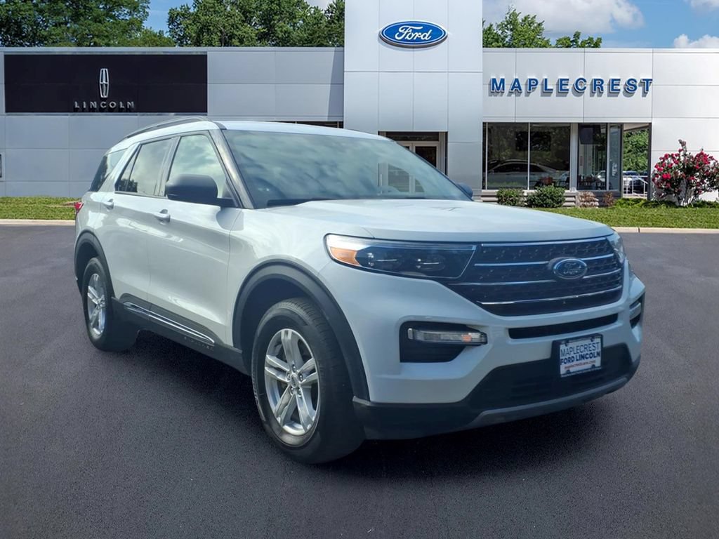 Certified 2023 Ford Explorer XLT w/ Equipment Group 202A AWD/4WD image 1
