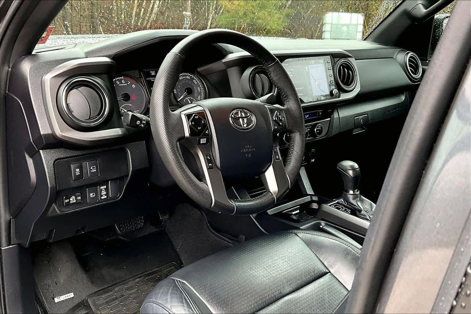 Used 2023 Toyota Tacoma TRD Off-Road w/ TRD Premium Off Road Package AWD/4WD image 18